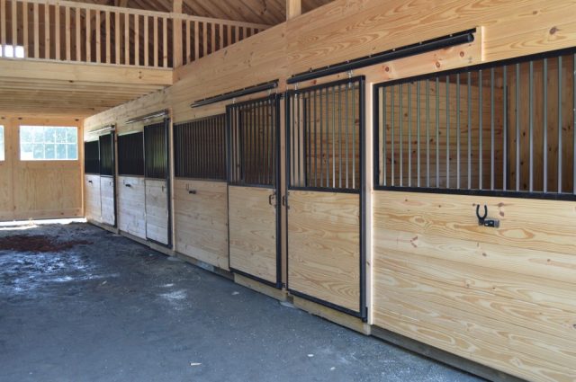 Amish Built Horse Barn in Scottsville, VA