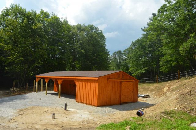 custom shed row horse barn