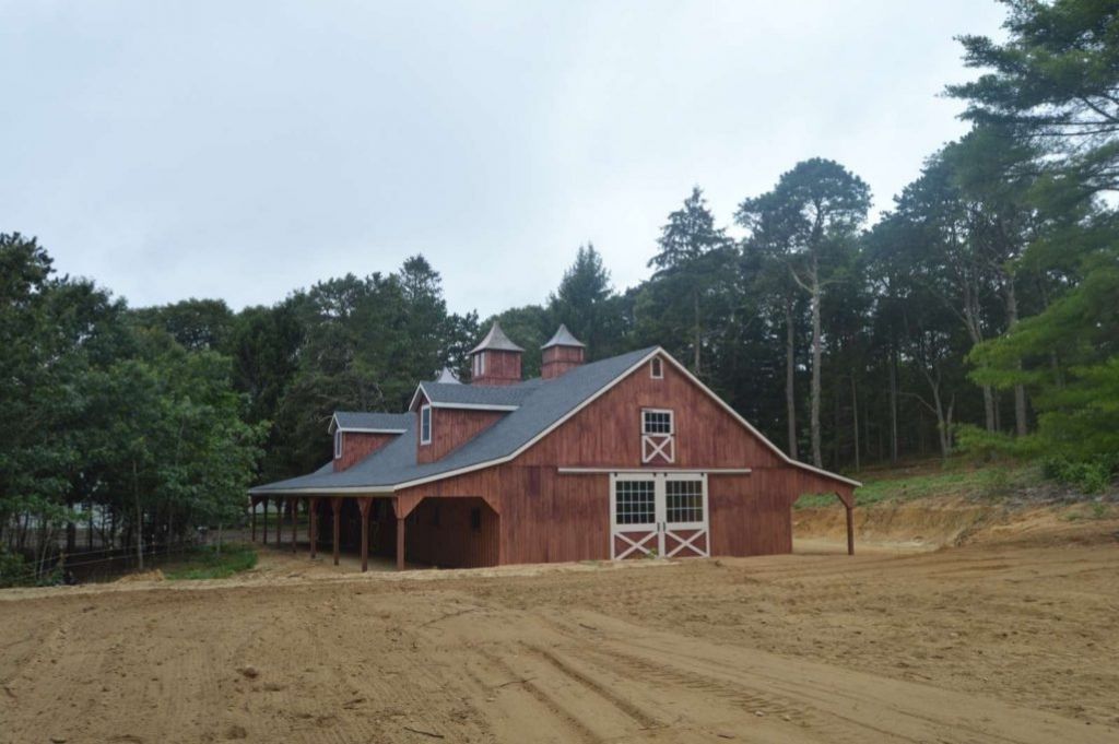 Horse barn with loft