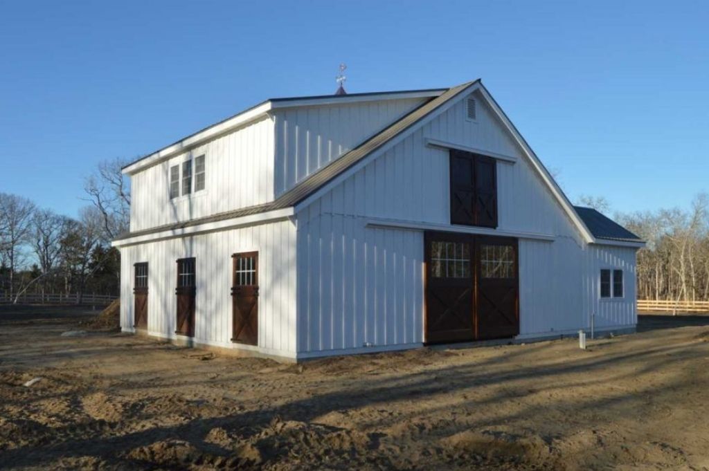 modern lofted horse barn