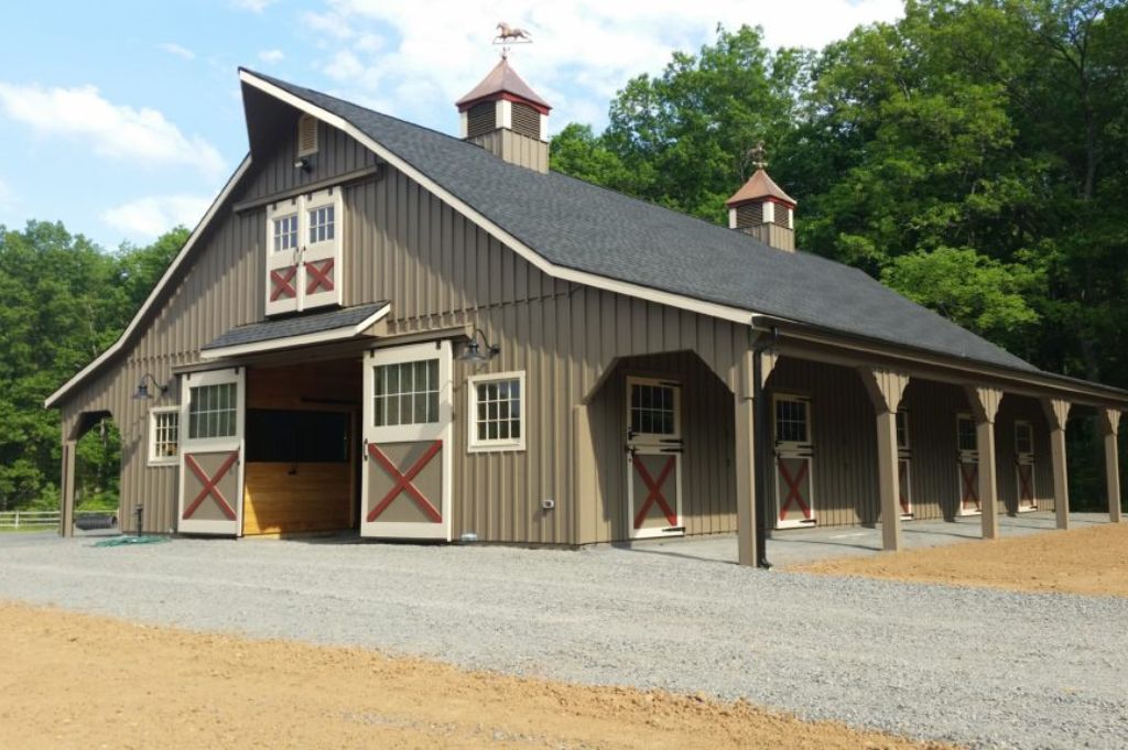 builders of luxury horse barn designs