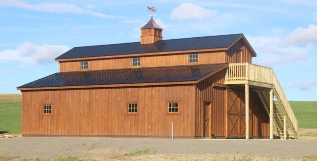 Features of Complete Luxury Horse Barn Plan